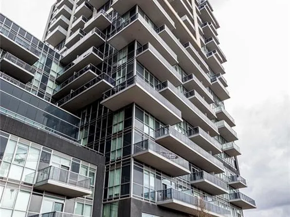 2093 Fairview St #902, Burlington, ON L7R 0E6