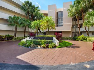 5751 Camino Del Sol #403, Boca Raton, FL 33433