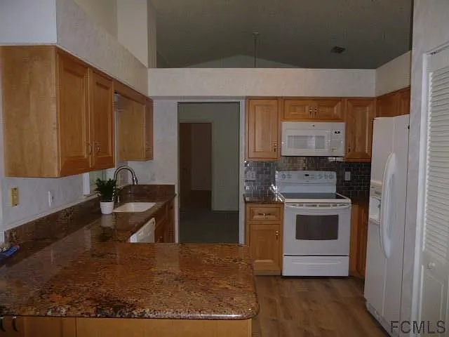 138 Barrington Dr — Photo 8