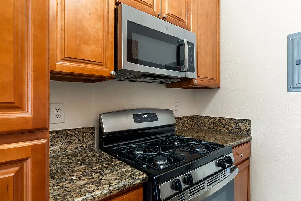 Brody Terrace Apartments — Photo 4