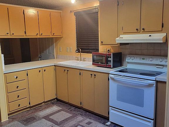 4th image of 6 Red Fox Ln