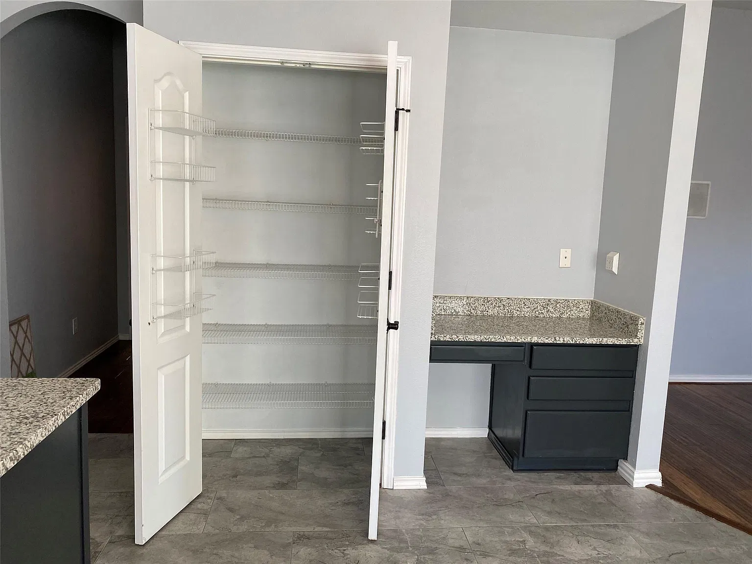 4 bed, 1962 sqft, $2,200 — Photo 4
