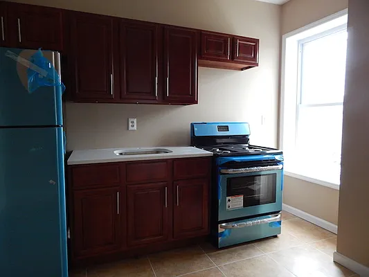 Rented by Capri Jet Realty Corp | media 9