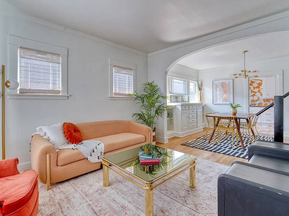 2215 SE Powell Blvd #3