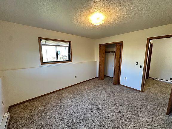 4th image of 2813 Edgewood Dr #4