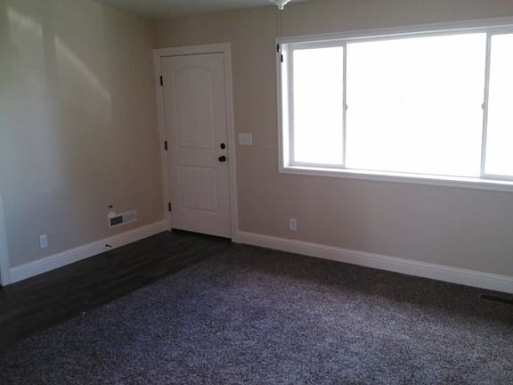 4th image of 3130 S Carolyn Ln