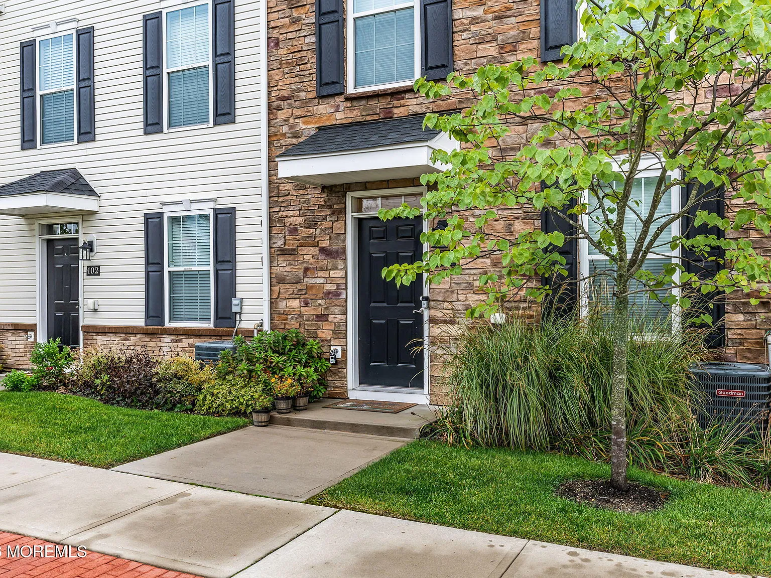 4 bed, 4.0 bath, 1920 sqft, $3,800 — Photo 4