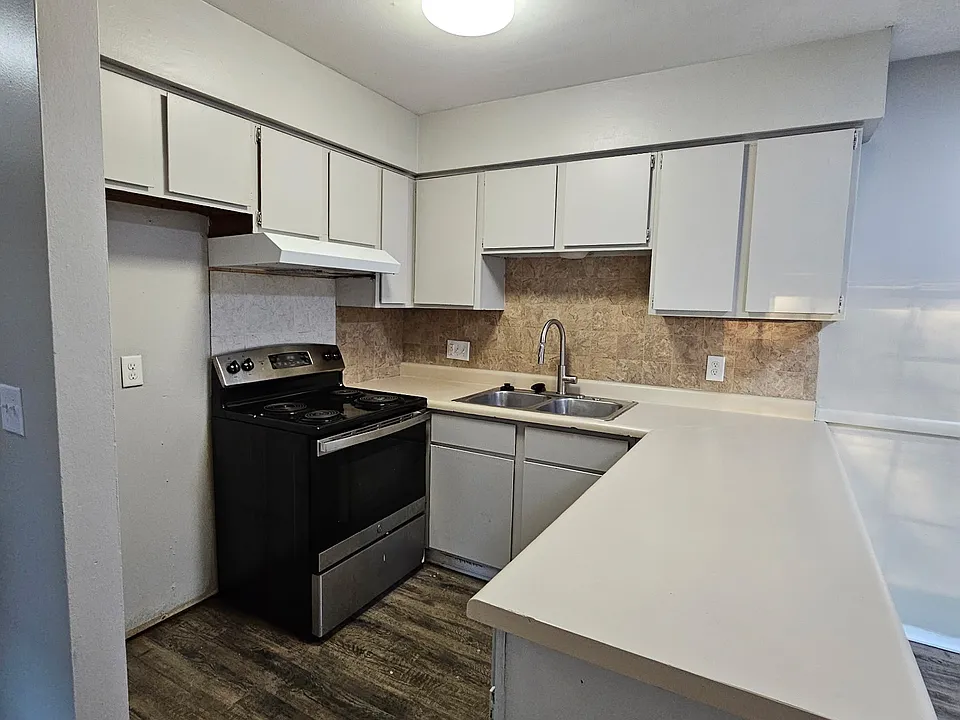 1002 Vincent Ct #1010