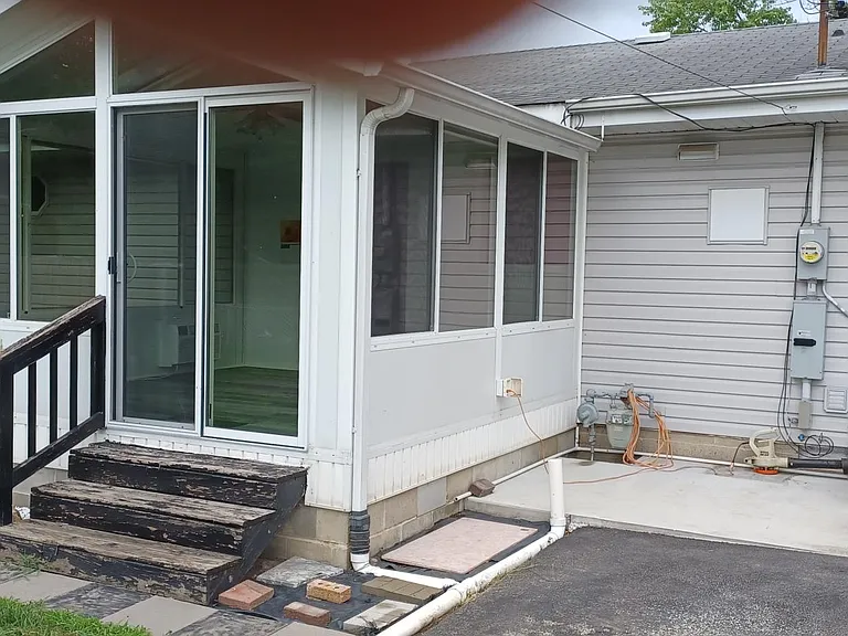 721 E Park St — Photo 1