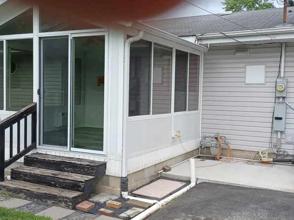 721 E Park St, Arthur, IL 61911