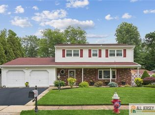 39 Evergreen Ter, Monroe Township, NJ 08831