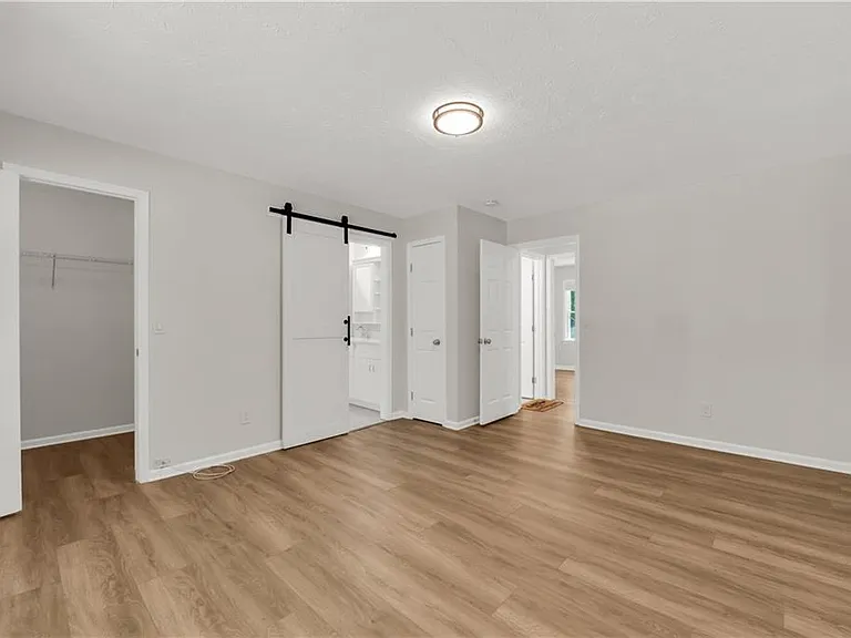 5722 Port Dr — Photo 3