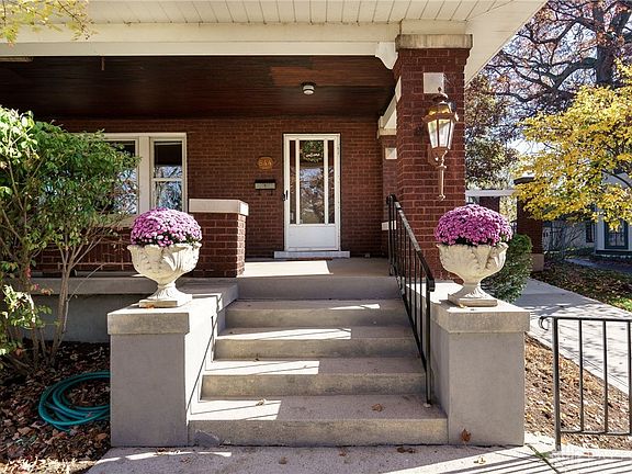 5th image of 844 Belmonte Park N
