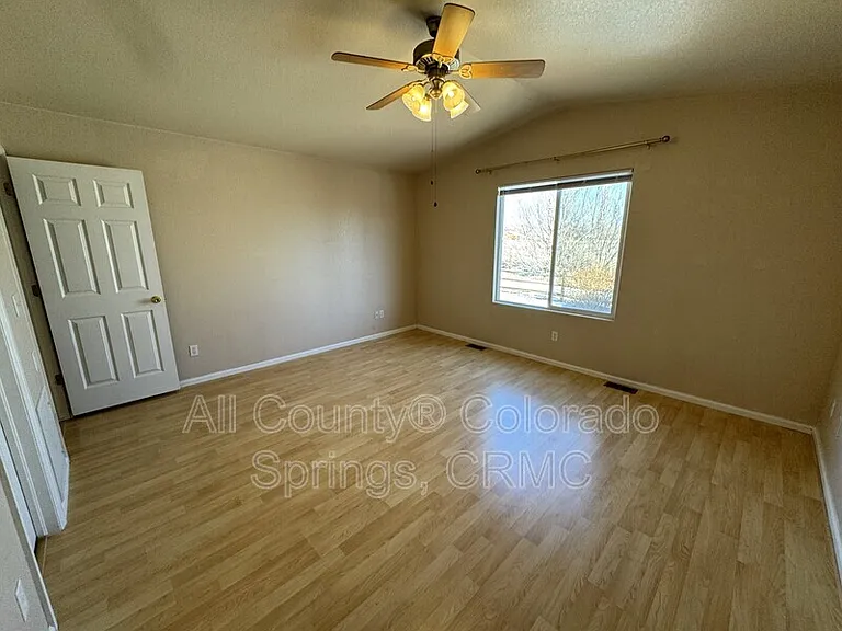 1305 Lords Hill Dr — Photo 9
