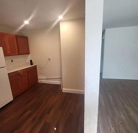 3rd image of 305 NW 4th Ave