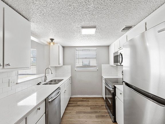 2nd image of 2820 Wayside Ave APT A