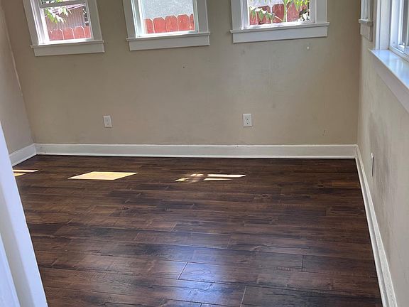 5th image of 2510 E 3rd St #2512