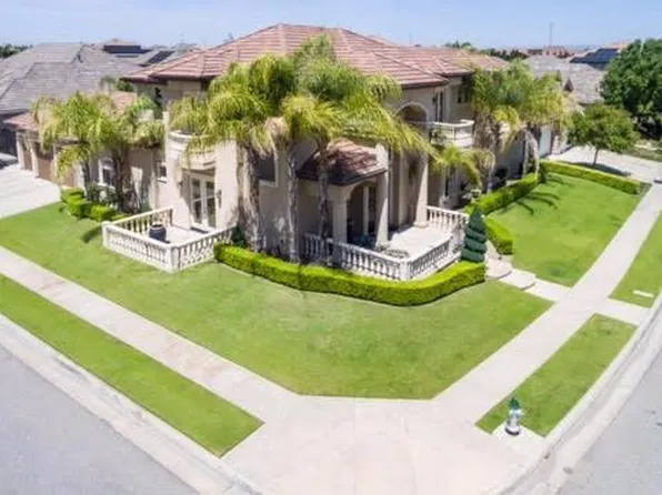 10743 N Baird Ave, Fresno, CA 93730