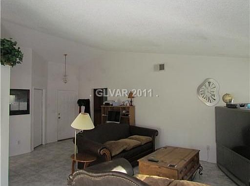 5th image of 9620 Lazy River Dr