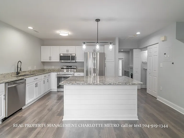 17429 Tuscany Ln — Photo 11