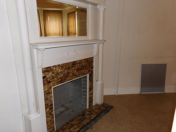 2nd image of 189 Green St APT 1
