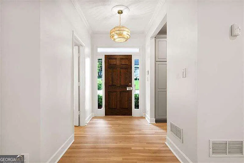 4 bed, 3.5 bath, $7,200 — Photo 3
