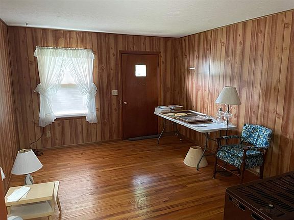 4th image of 98 Dawn St