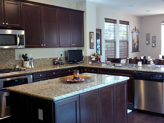 4th image of 8442 Kern Cres