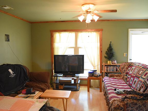 3rd image of 28711 Farm Road 1075