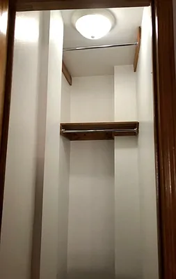 Rented by Coldwell Banker Warburg | media 10