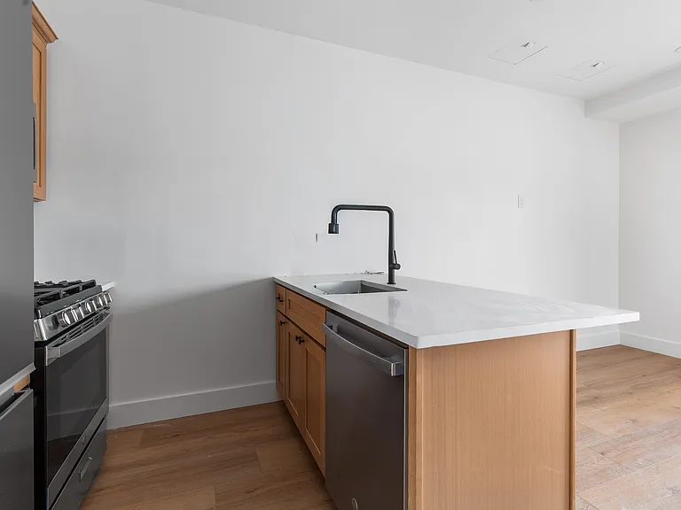 113 Ives Street — Photo 68