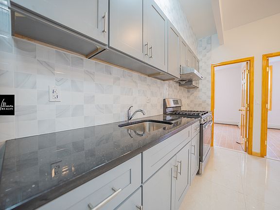 5th image of 851 Quincy St #3F