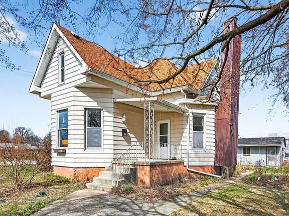 2nd image of 906 Peoria St