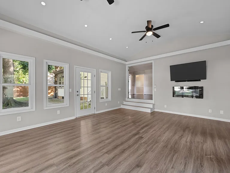 435 Currituck Dr — Photo 18