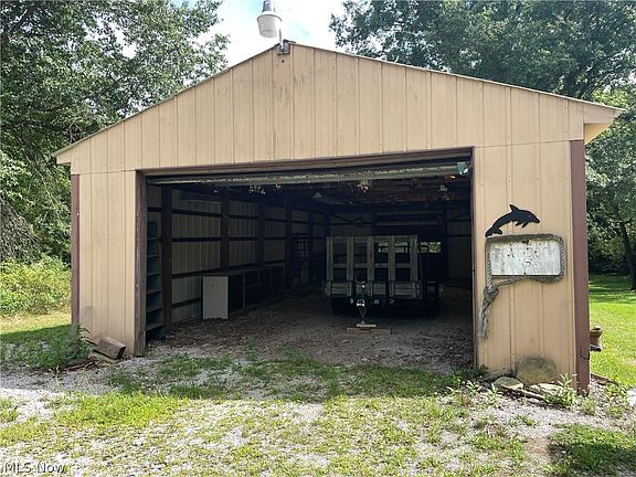 3rd image of 744 Carson Salt Springs Rd