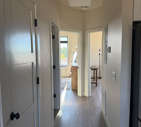 4th image of 27 Wicks Ln #204