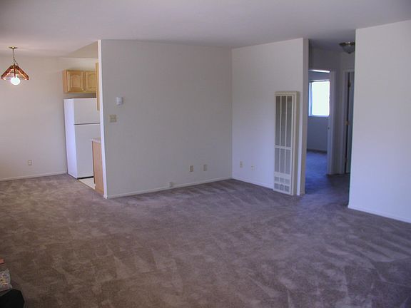 4th image of 800 Memorial Dr APT 46