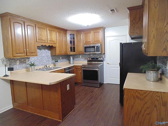 4th image of 303 Antler Point Dr