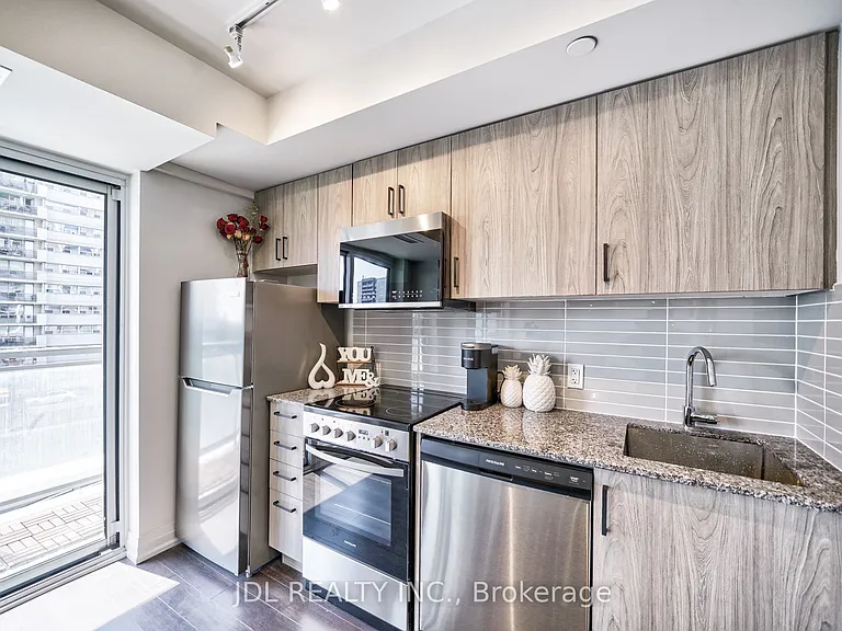 20 Meadowglen Pl #334 — Photo 20