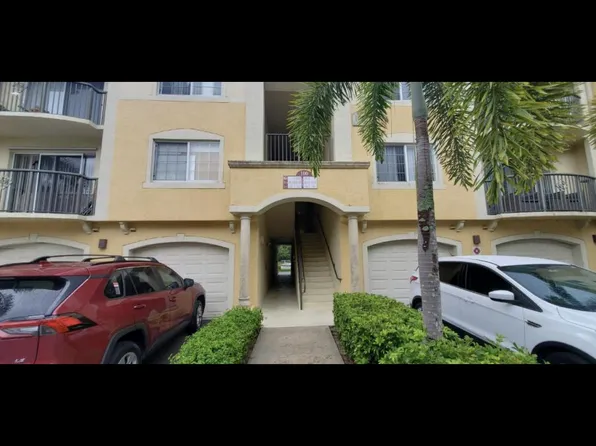 100 Crestwood Ct N APT 111, Royal Palm Beach, FL 33411
