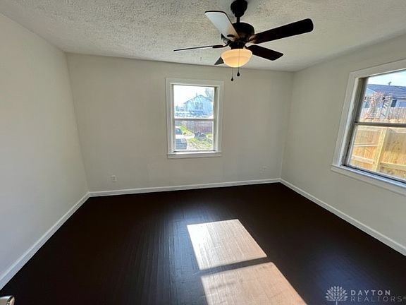 4th image of 240 E Siebenthaler Ave