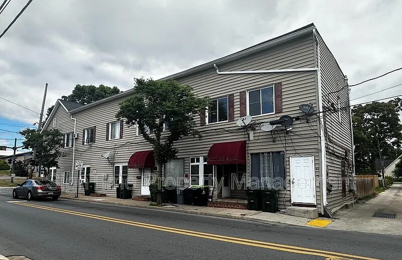 1 bed, 1.0 bath, 600 sqft, $875 — Photo 2