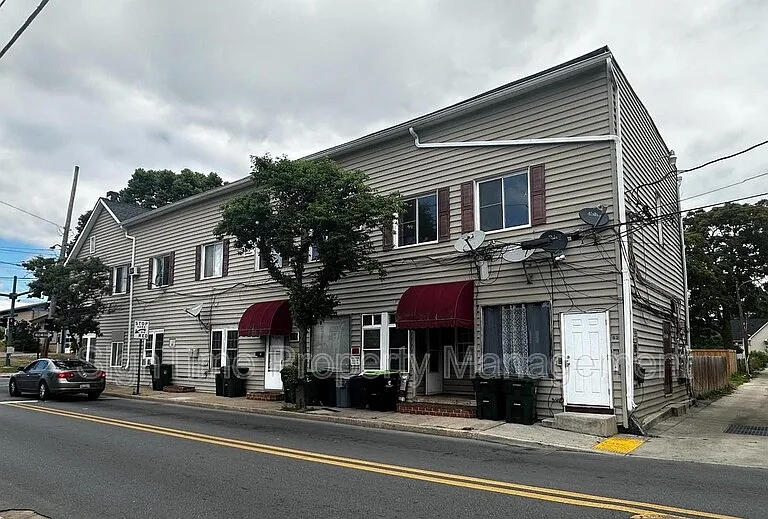 66 W Church St — Photo 2