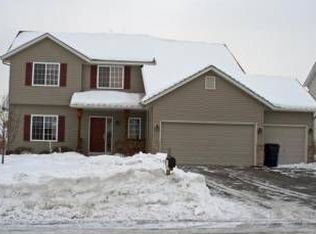 2061 Staghorn Dr, Shakopee, MN 55379