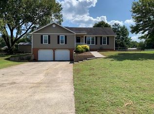 15 Farmbrook Dr, Cartersville, GA 30120