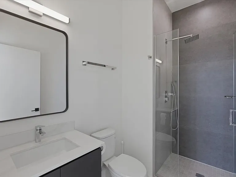 4514 N Clark St #411 — Photo 9