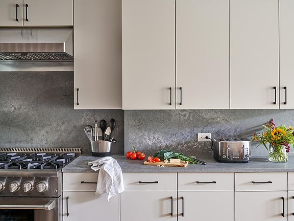 3rd image of 63 W 130th St #2PRIVATEROOM5