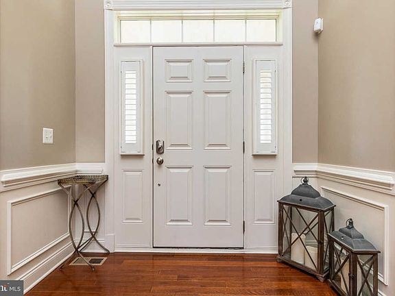 3rd image of 5367 Walkerton Ct