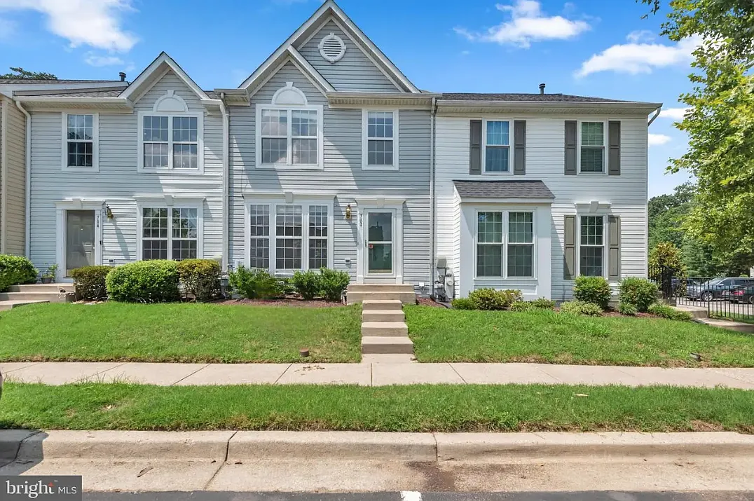 702 Horse Chestnut Ct — Photo 1