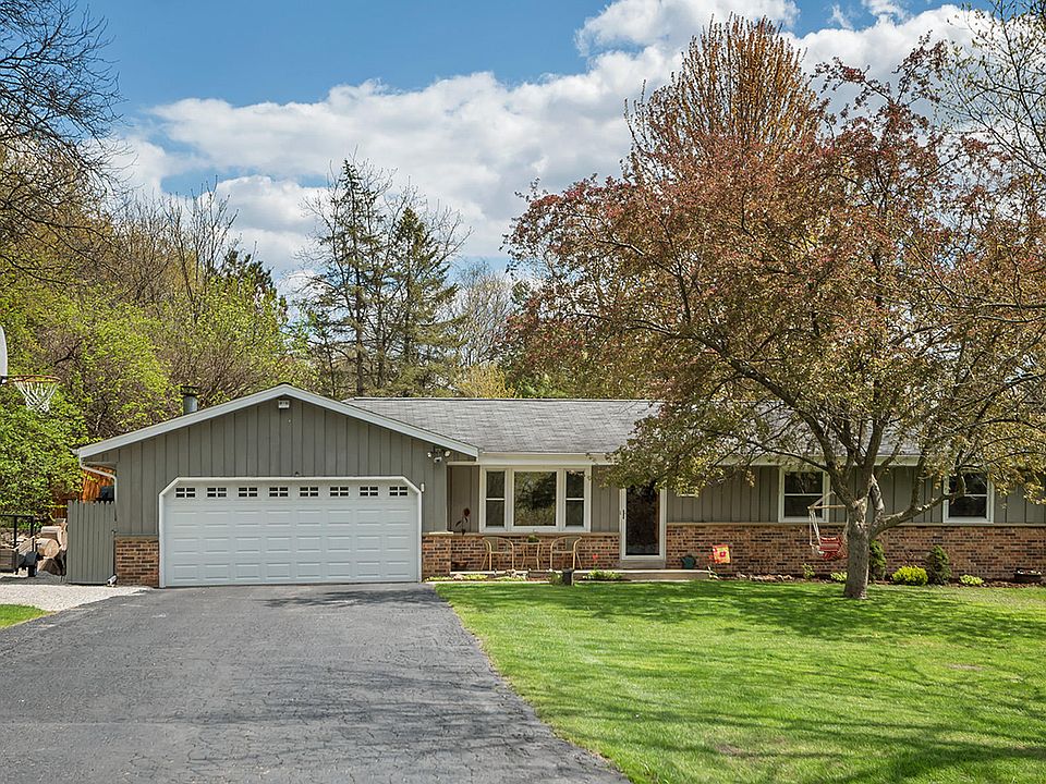 1st image of 21765 W Lochinvar Ln